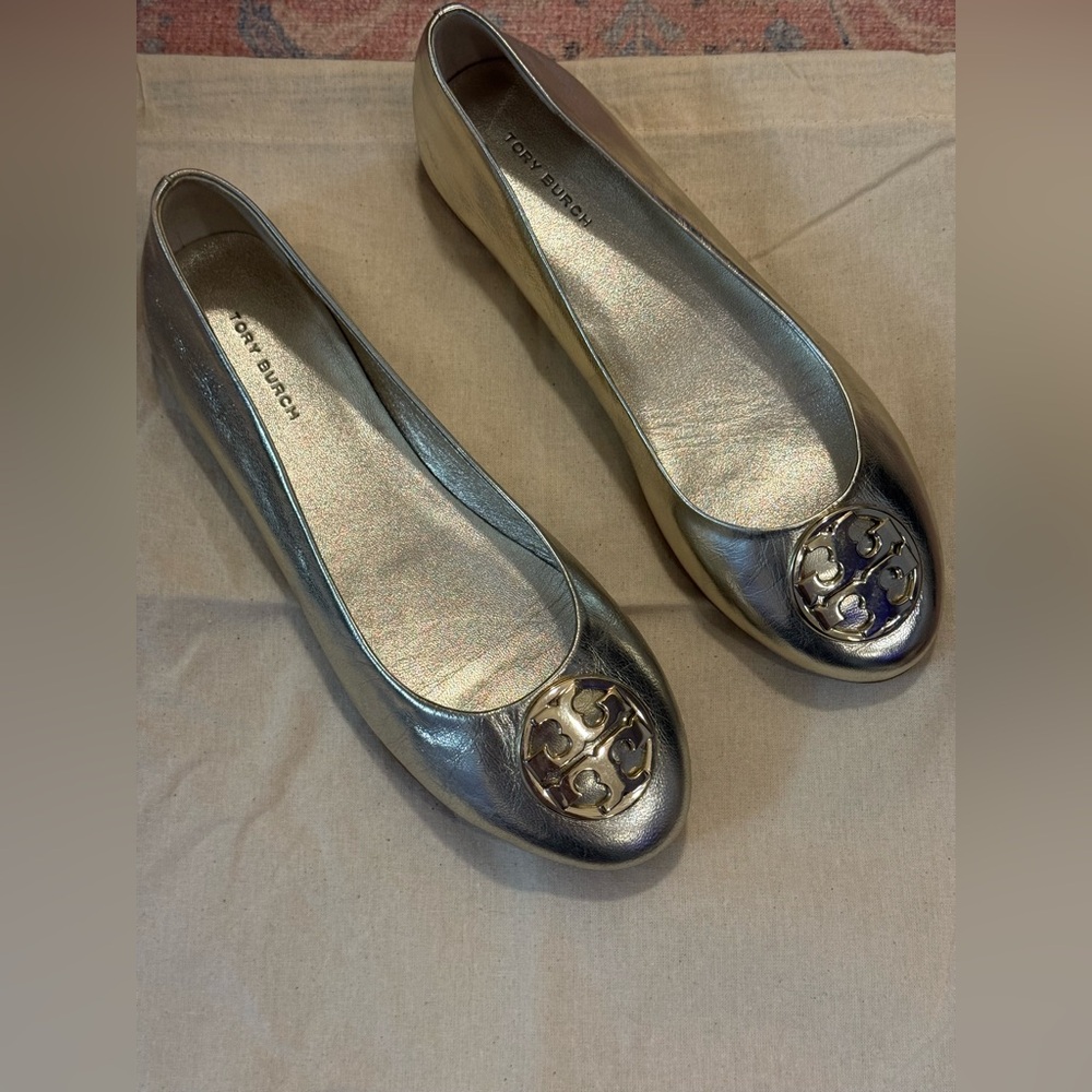 Tory Burch Chelsea Leather Metallic Silver Ballet Flats Size 7 - Picture 5 of 12